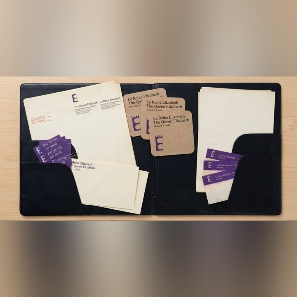 Le Reine Elizabeth Stationery Set
